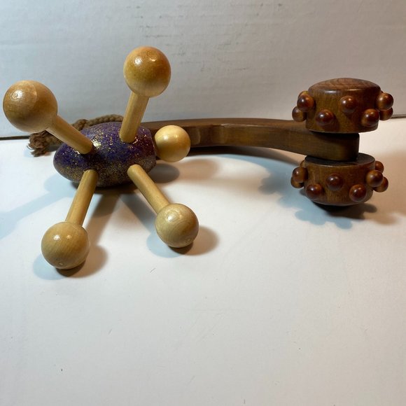 2 Wooden Massagers Back & Neck - Picture 3 of 3
